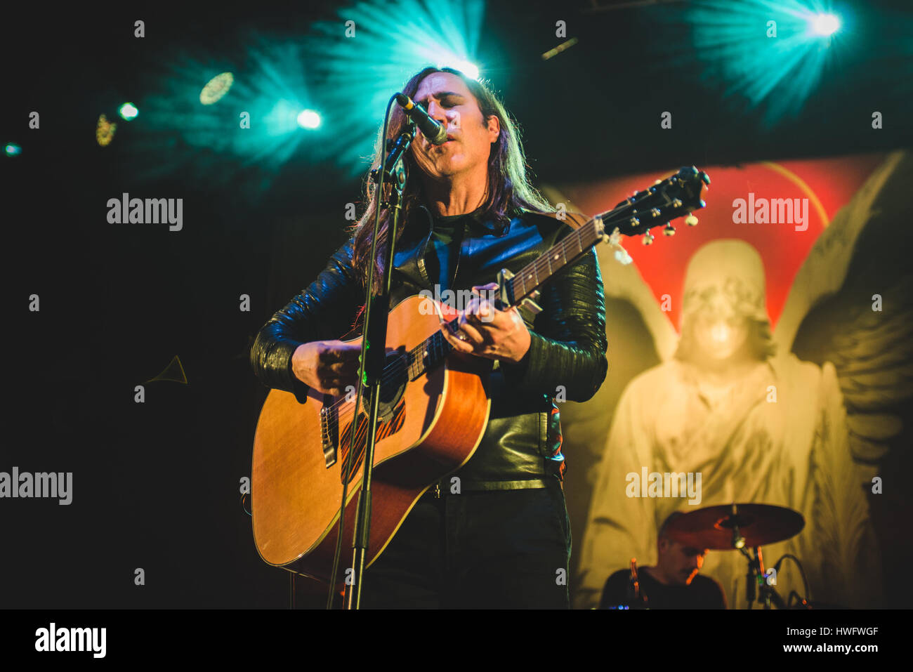 Venaria, Italia. 20 Mar, 2017. Marzo 20, 2017: Afterhours esibizioni dal vivo sul palco del Teatro della Concordia a Venaria per loro 'Folfiri o Folfox club tour' 2017 Foto: Cronos/Alessandro Bosio Credito: Cronos Foto/Alamy Live News Foto Stock