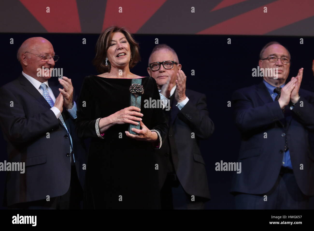 Marzo 21, 2017 - Musa di José Luis Garci e del cinema della transizione, l'attrice Fiorella Faltoyano ricevuto questa sera, nel Teatro Cervantes La Biznaga città del paradiso del Festival di Malaga, un riconoscimento onorario per la sua traiettoria di che segna 50 anni nel XX edizione del Spagnolo di Malaga Film Festival credito: credito: /ZUMA filo/Alamy Live News Foto Stock