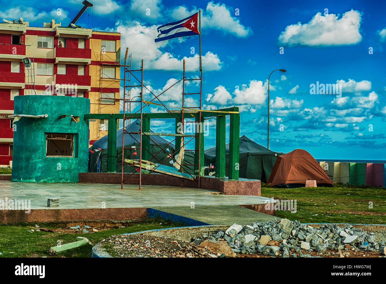 Governo di Emergenza camp vicino al mare di Baracoa, Cuba, dopo il passaggio del ciclone Matthew Foto Stock