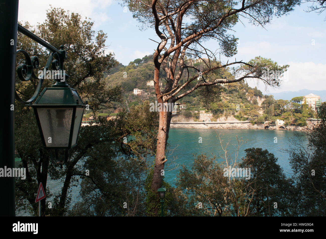 Italia La Baia E La Spiaggia Di Paraggi Un Villaggio Di