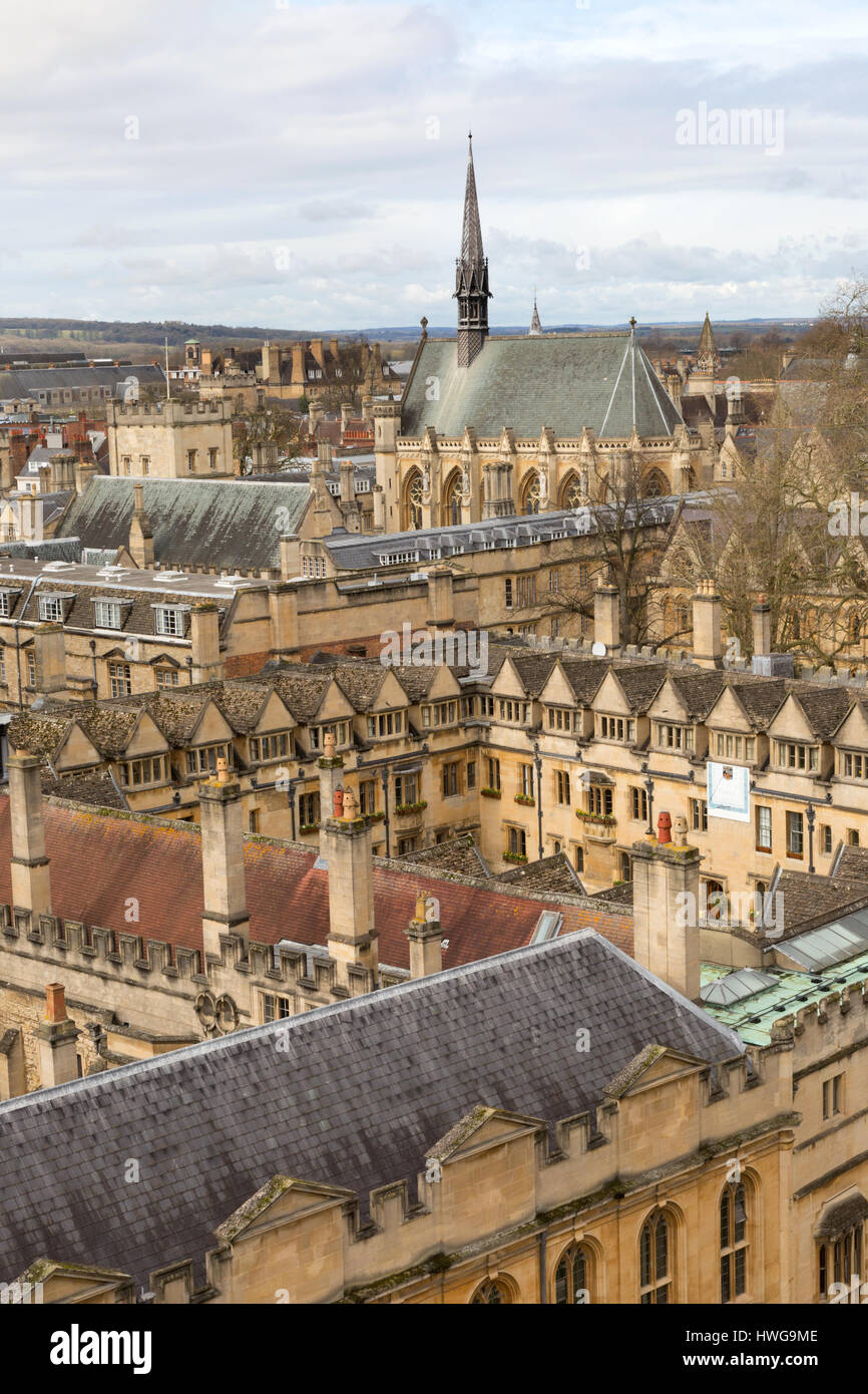 Oxford University edifici visto dalla torre della Chiesa Universitaria di Oxford Regno Unito Foto Stock