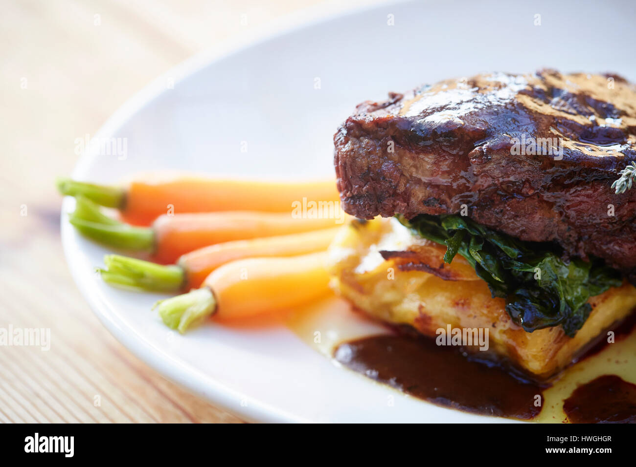 Arrosto di agnello e carote pranzo della domenica Foto Stock