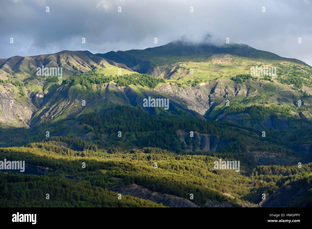 Francia, Alpes de Haute Provence, Ubaye Valley, il Parco nazionale del Mercantour monti ad est di Jausiers e la Croix de l'Alpe mountain Foto Stock