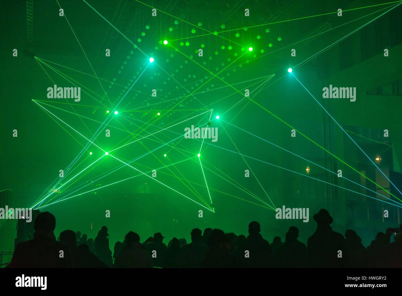 Francia, Rhone, Lione, Francia, Rhone, Lione, distretto di confluenza e di lunga durata che quartiere certificata dal WWF, Municipio di Région Montrochet durante la Fete des Lumieres (Light Festival), mostra Web profondo di Christophe Bauder e Robert Henke Foto Stock