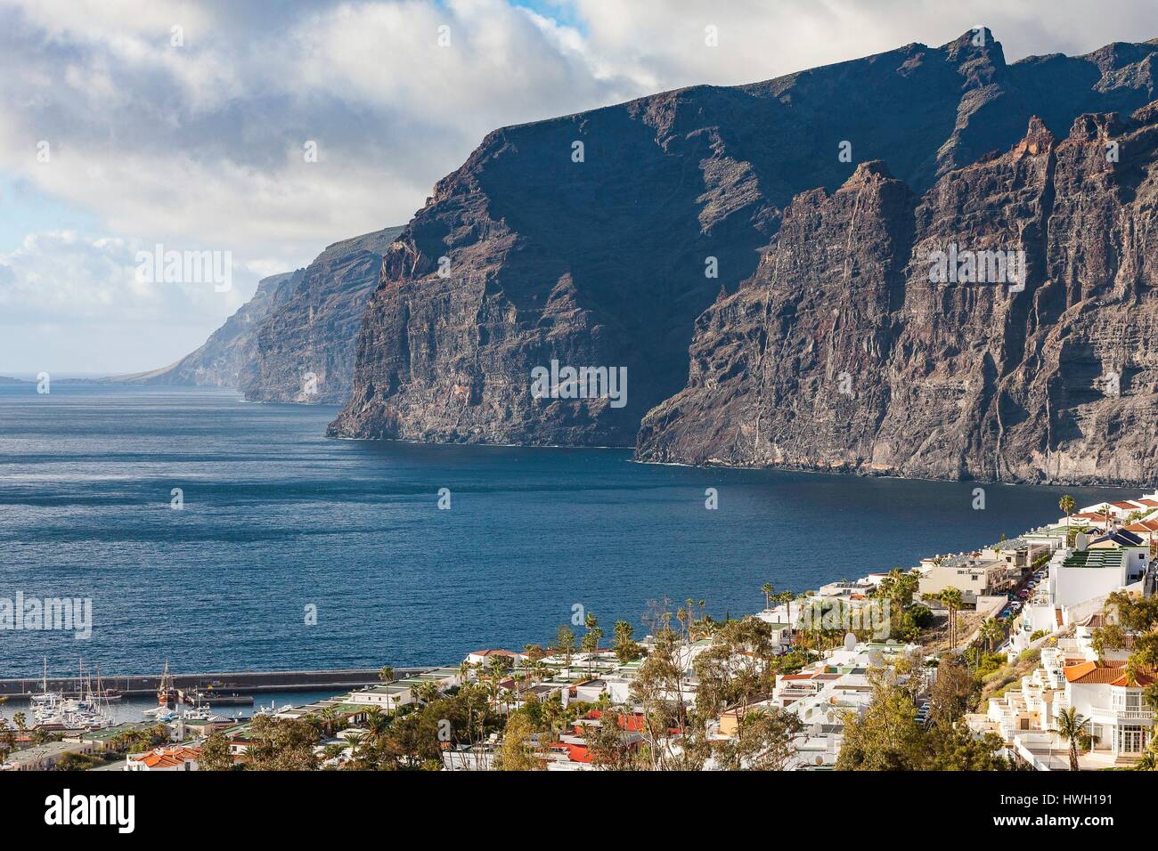 Spagna Isole Canarie, Tenerife, Acantilados de los Gigantes e le scogliere di Los Gigantes Foto Stock