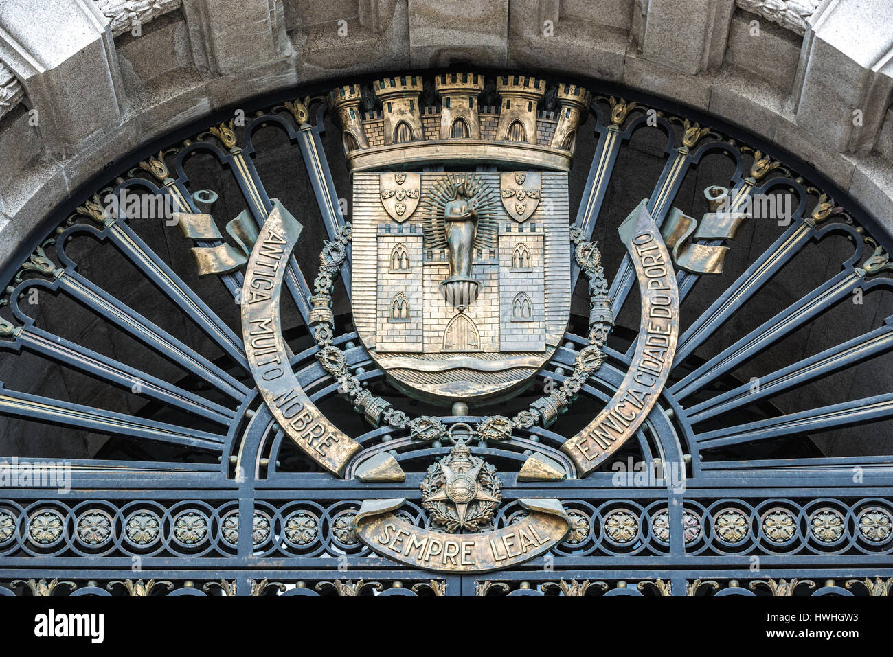 Stemma del gateway del municipio della città di Porto sulla penisola Iberica in Portogallo Foto Stock