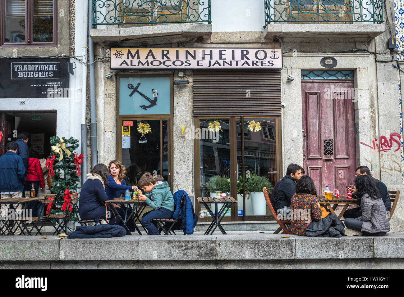 Marinheiro ristorante nel quartiere di Vitoria Porto città sulla Penisola Iberica, la seconda più grande città in Portogallo Foto Stock