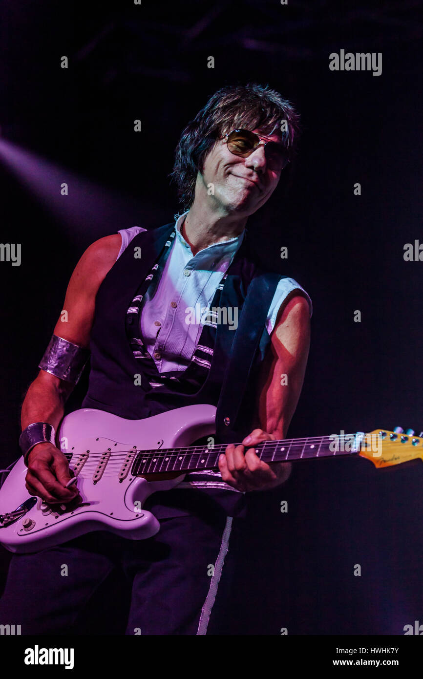 Jeff Beck, uno dei più grandi chitarristi di tutti i tempi hanno dimostrato perché è così altamente considerato dai compagni di chitarristi a Bluesfest Byron Bay, Australia. Foto Stock