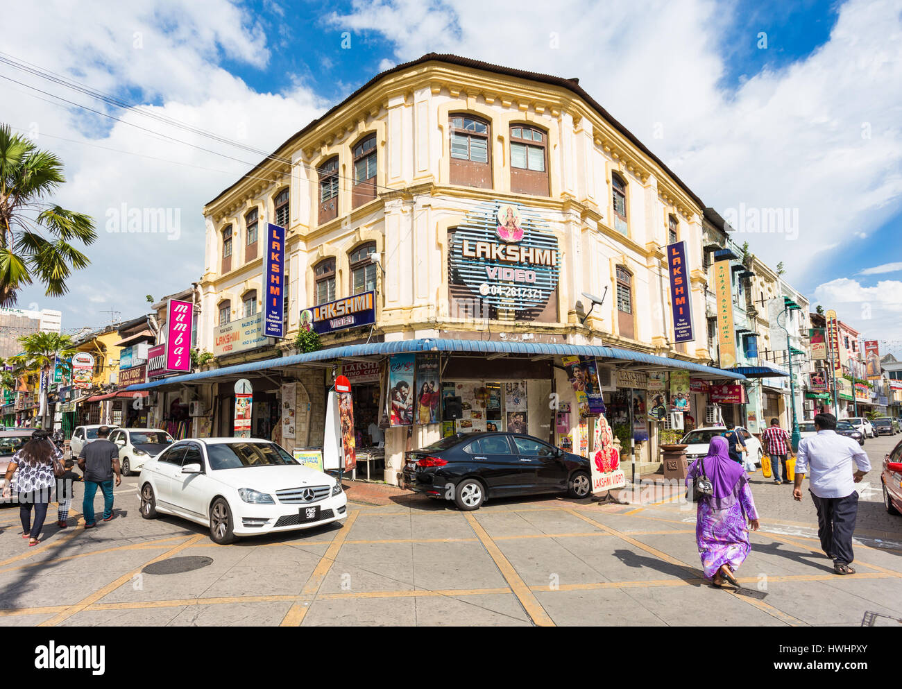GEORGETOWN, Malesia - 13 novembre 2016: Le persone camminano per la strada di Little India e storico quartiere di Georgetown di Penang, Malaysia. Foto Stock