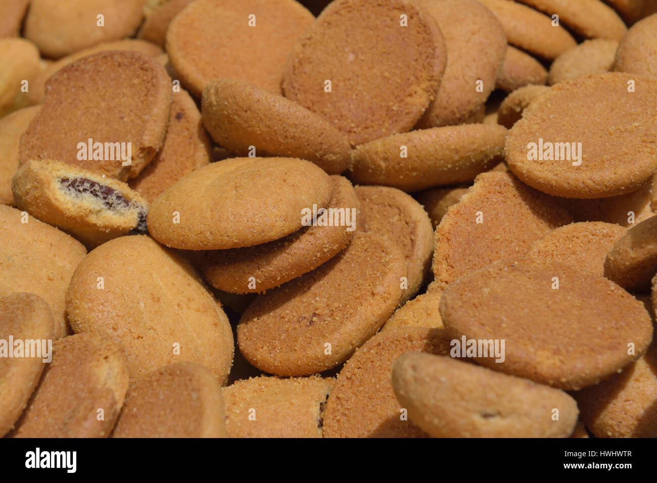 Dolci da forno farcite con marmellata di frutta Foto Stock