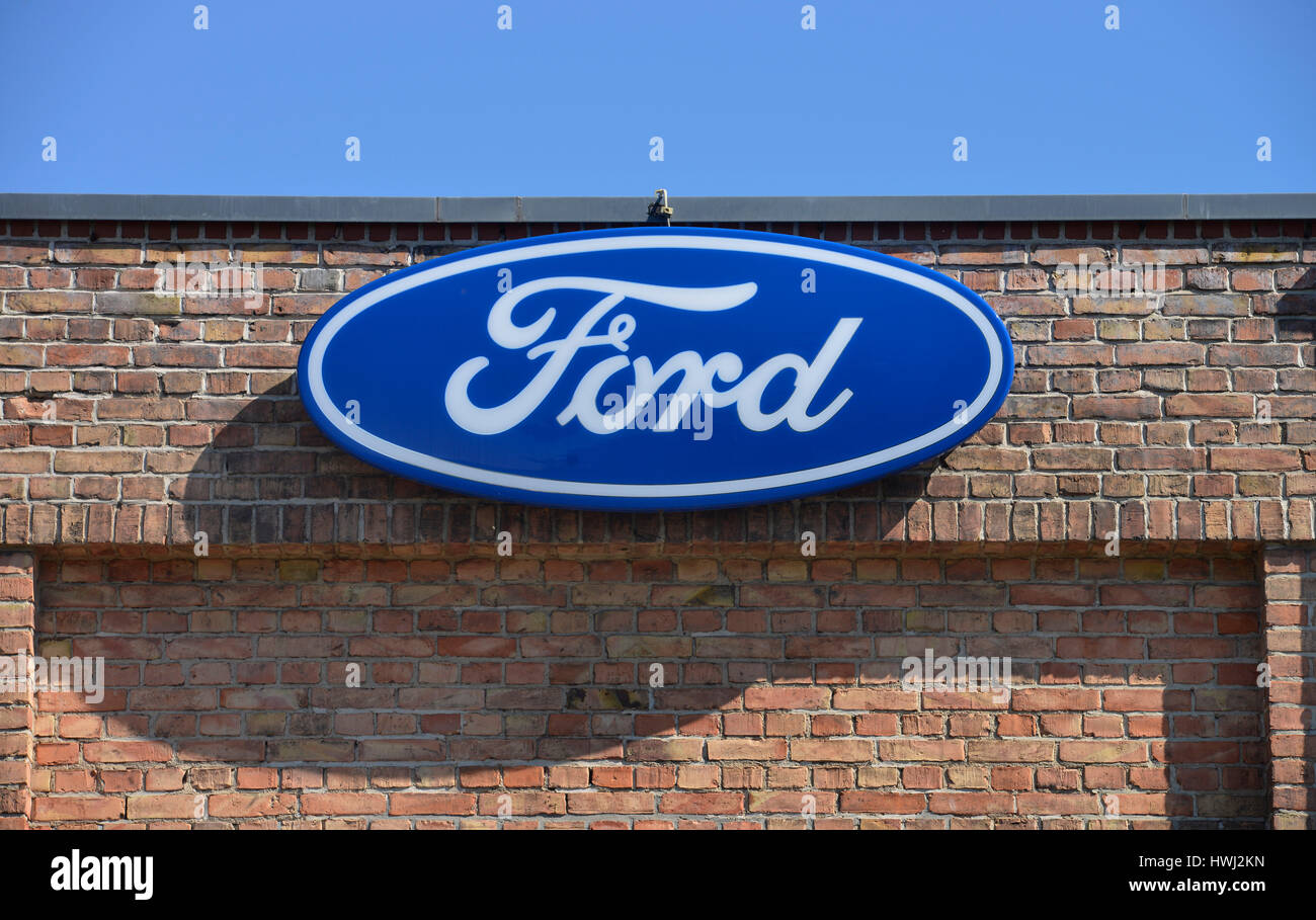 Ford, Brunsbuetteler Damm, Spandau, Berlino, Deutschland, BrunsbÃ¼tteler Damm Foto Stock