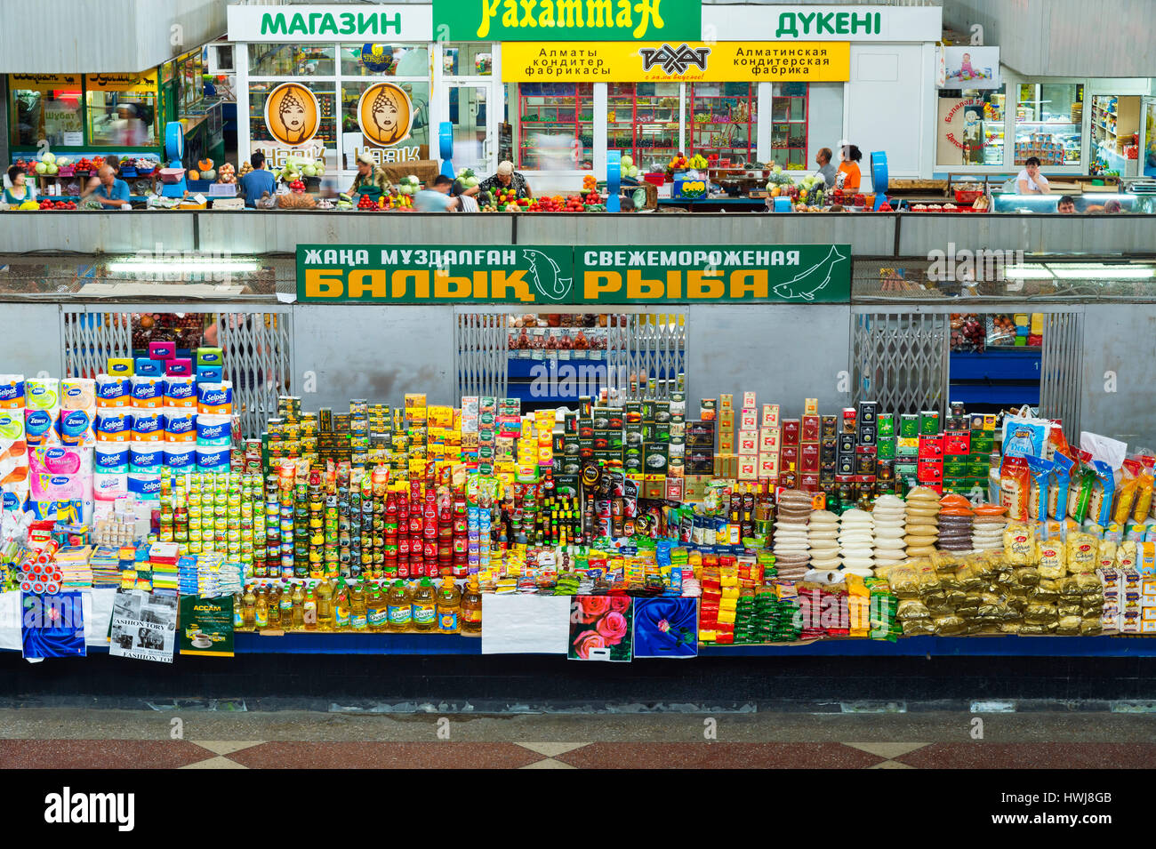 Zelyony Bazar o Green Market, negozi di generi alimentari, Almaty in Kazakistan e in Asia centrale Foto Stock