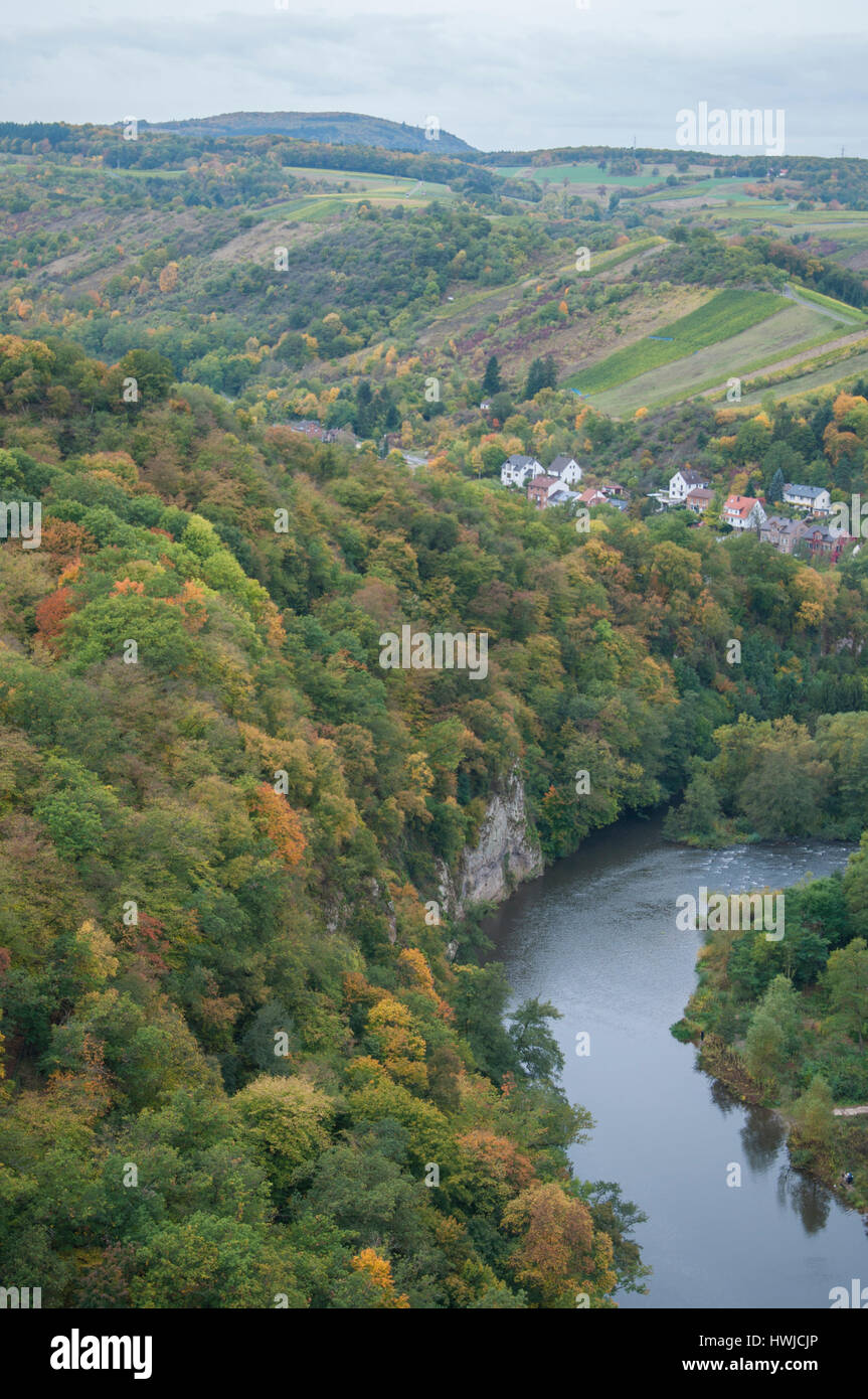 Nahe valle nelle vicinanze dell'Rheingrafenstein formazione di roccia, Bad Muenster am Stein-Ebernburg Bad Kreuznach, Renania-Palatinato, Germania, Rheingrafenstein, Rotenfels, fiume Nahe Foto Stock