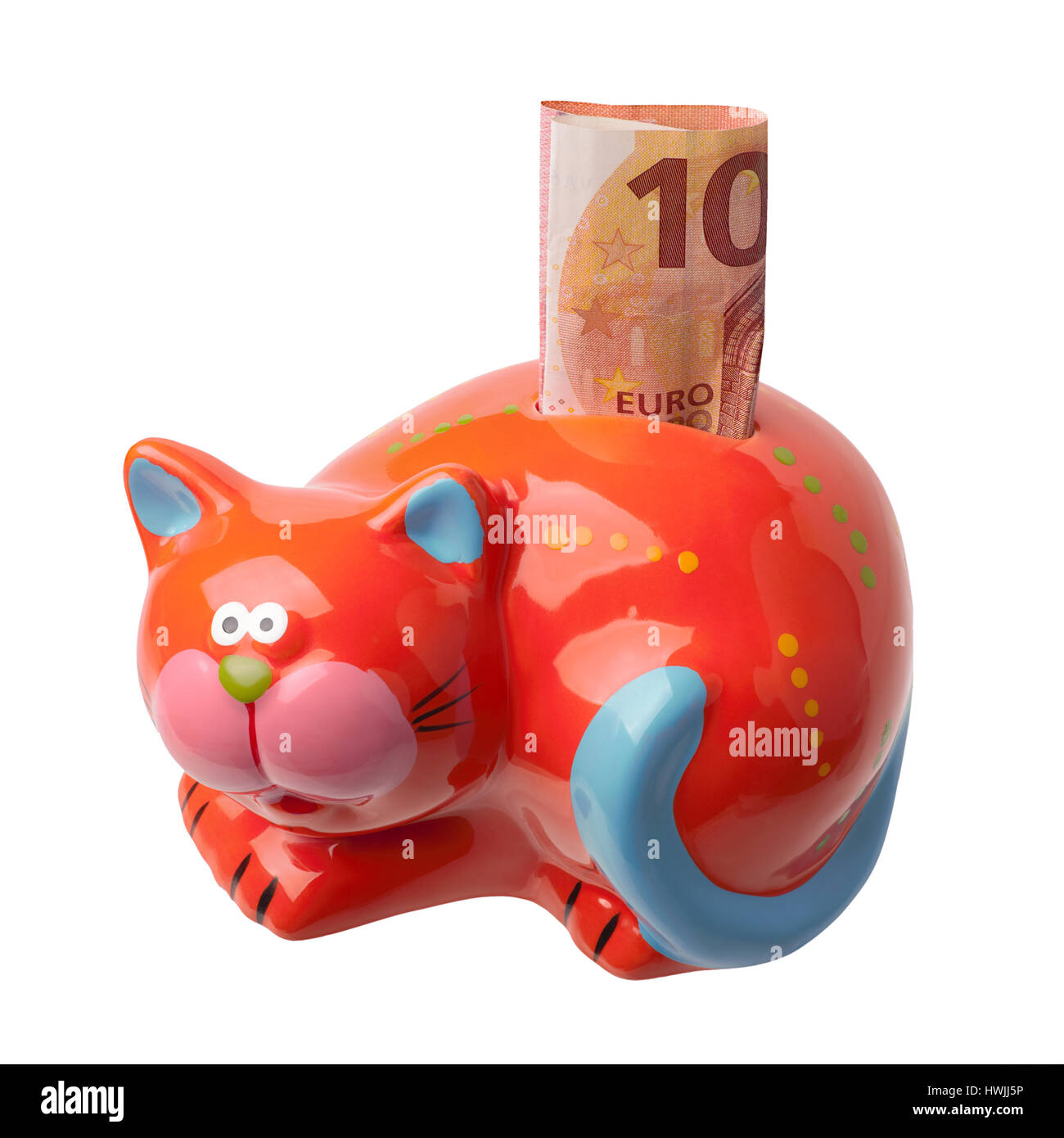 Red salvadanaio a forma di un gatto con una banconota da dieci euro isolati  su sfondo bianco Foto stock - Alamy