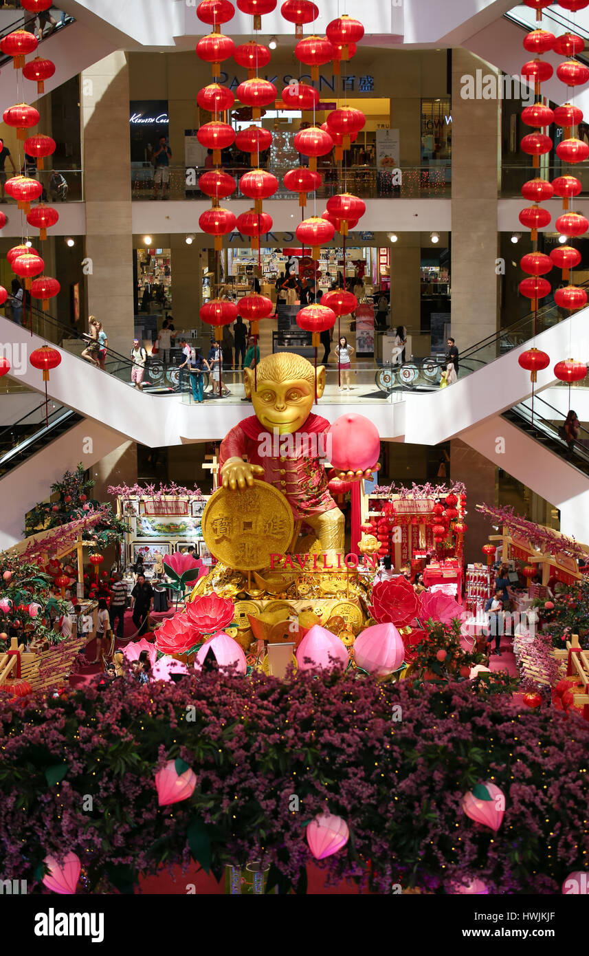 Anno Nuovo Cinese decorazioni culturale dell'anno della scimmia di buon auspicio 2016 presso il Padiglione shopping mall, a Kuala Lumpur in Malesia. Foto Stock