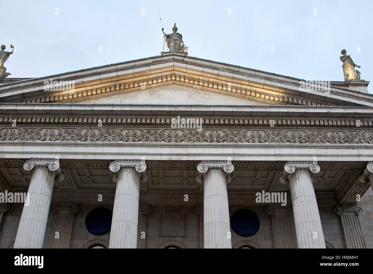 Le colonne e il portico del GPO a Dublino Repubblica di Irlanda Foto Stock