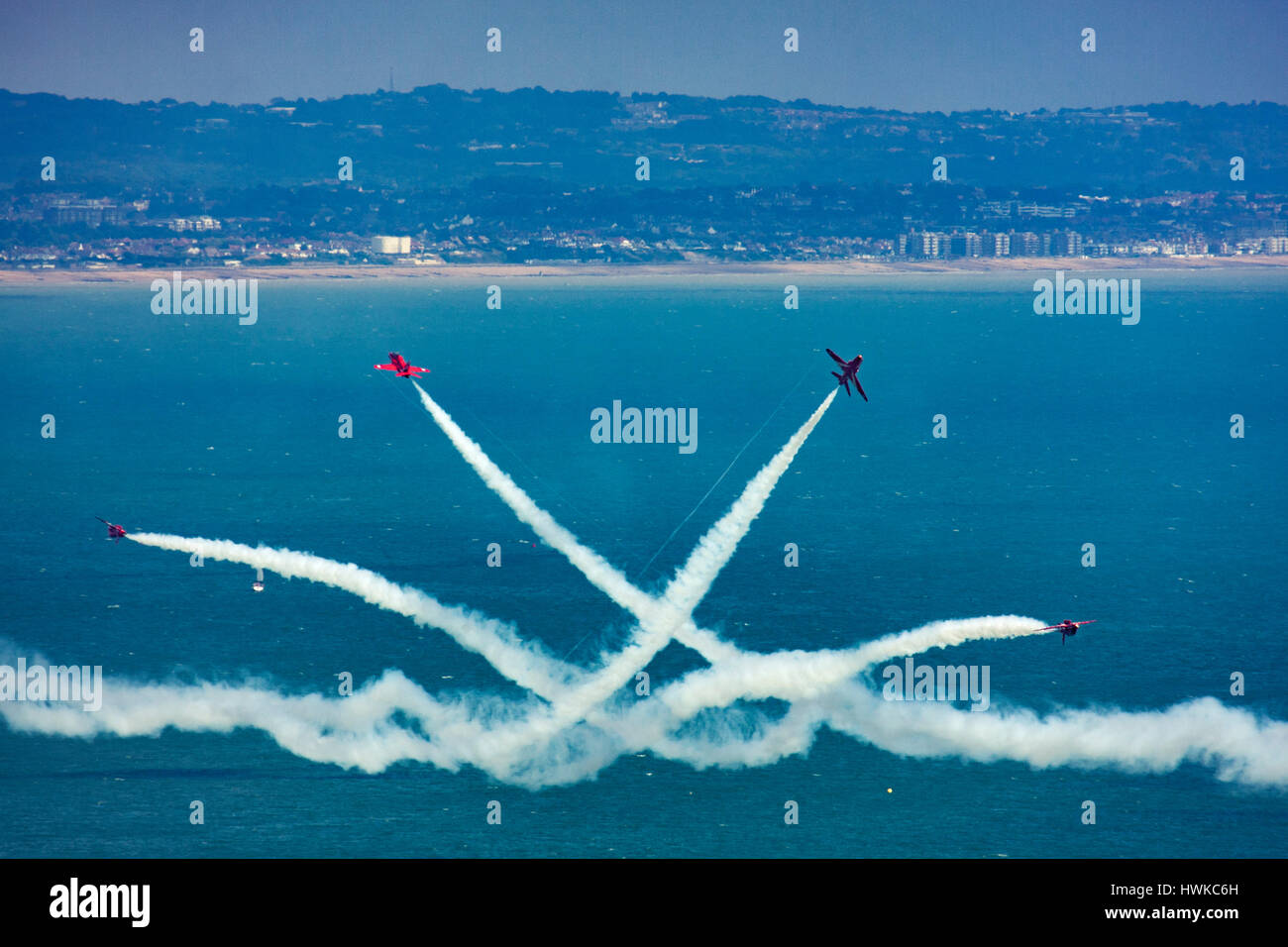 Royal Air Force frecce rosse effettuare la visualizzazione a Eastbourne Air Show 2015, East Sussex, Regno Unito Foto Stock