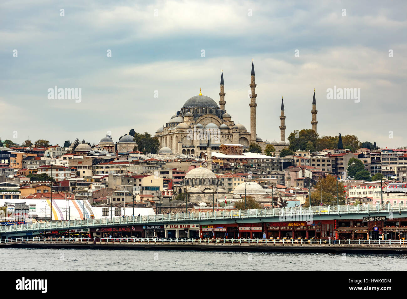 La Moschea di Suleymaniye e il Ponte Galata, Istanbul, Turchia Foto Stock