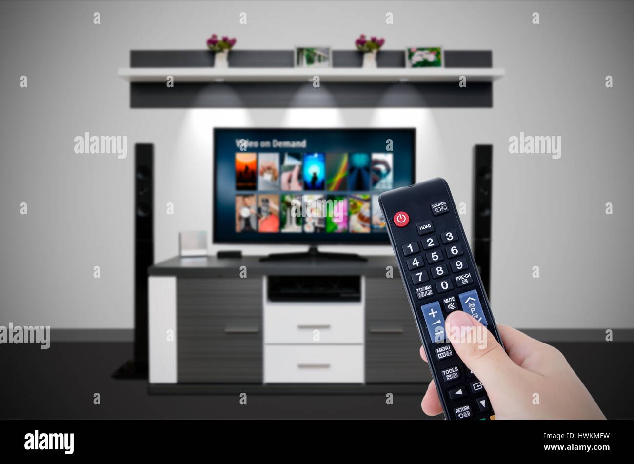 Video on demand servizio VOD in TV. Guardare la televisione home cinema TV HD Concept Foto Stock