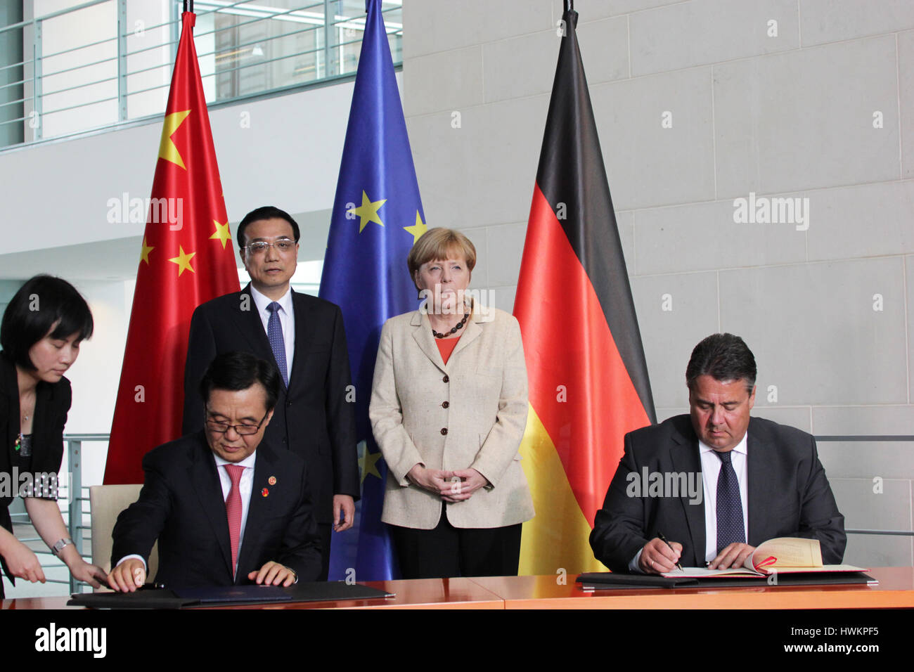 Berlino, Germania, Ottobre 10th, 2014: Cinese la delegazione del governo si incontra con la delegazione tedesca per gli accordi economici Foto Stock