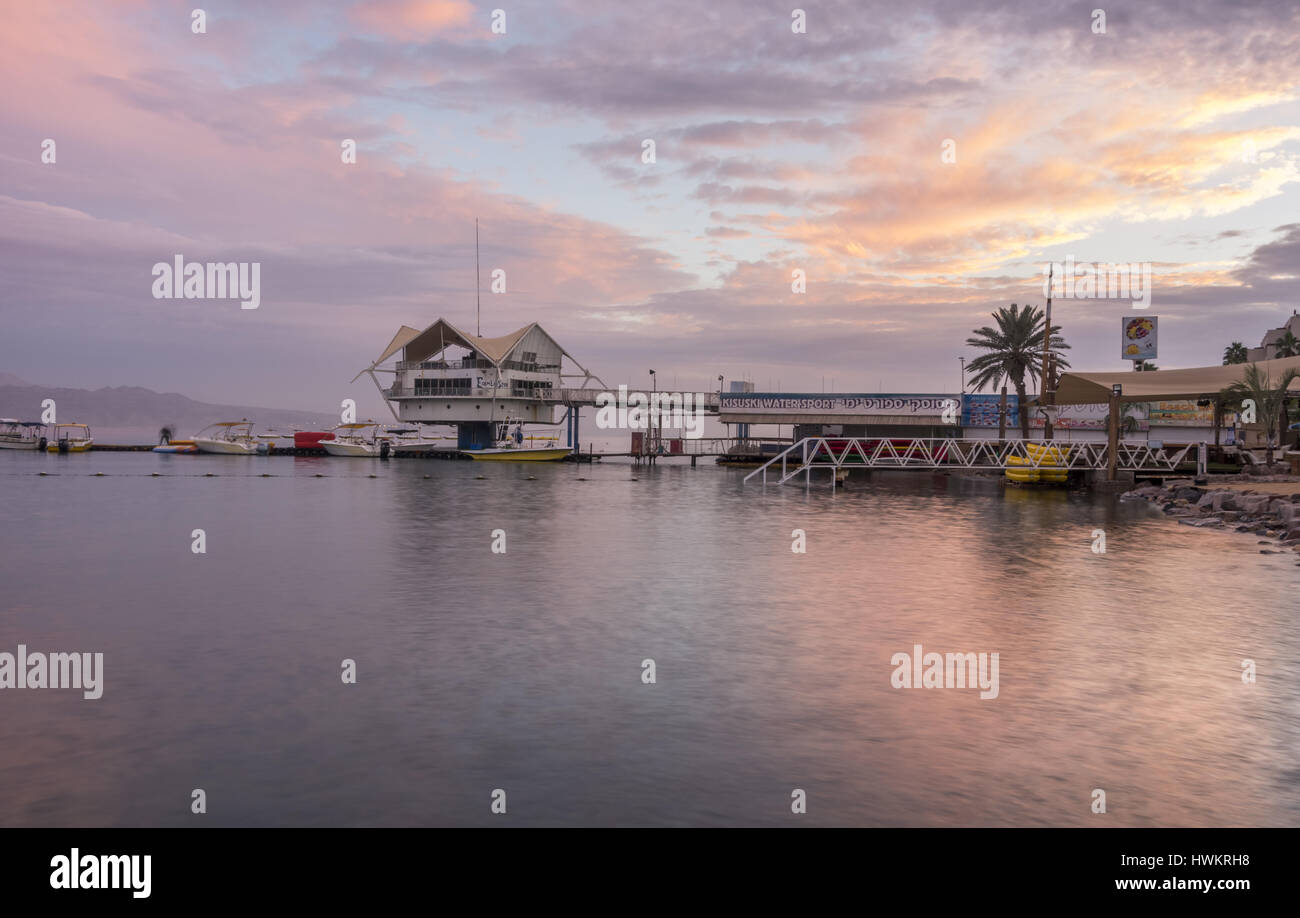 Eilat e il golfo di Aqaba al tempo sunstet, Israele. Foto Stock