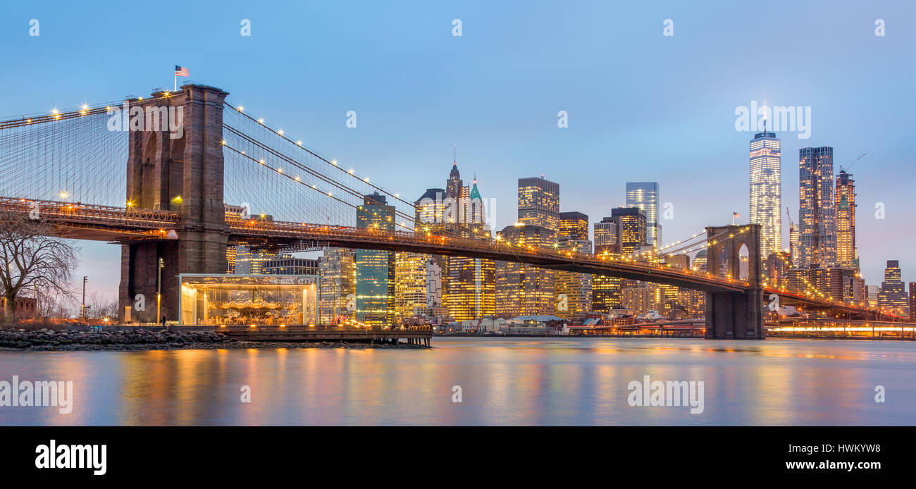 Il ponte di Brooklyn al tramonto, New York City. Foto Stock