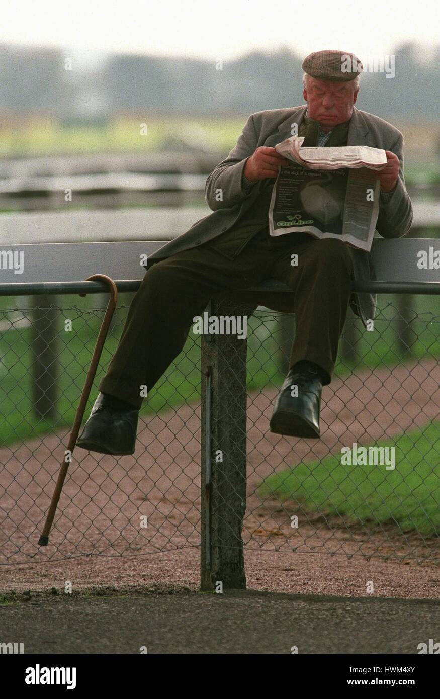 RACING PUNTER LETTURA R.POST HORSE RACING 13 Novembre 1996 Foto Stock