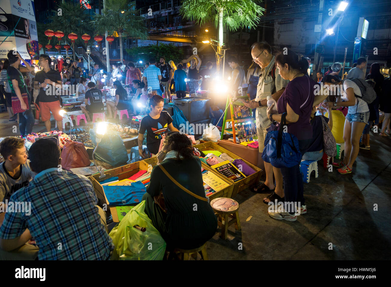 Il palladio del mercato di notte a Bangkok, in Thailandia Foto Stock