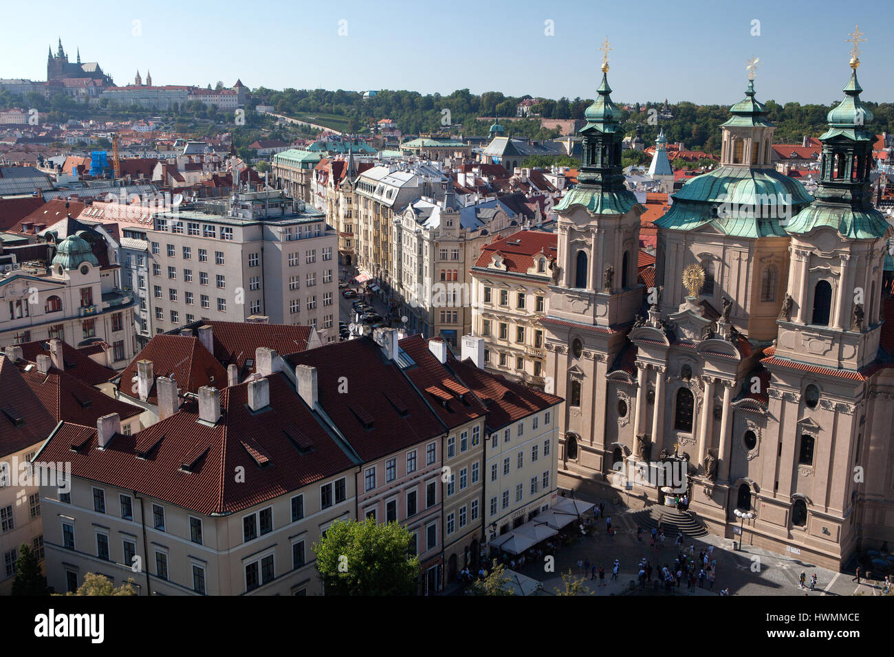 La Chiesa di San Nicola e la Piazza della Città Vecchia di Praga, Repubblica Ceca Foto Stock