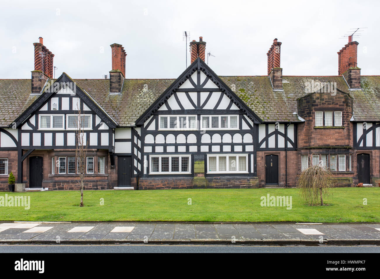 Port Sunlight - un modello di villaggio e borgo nel Metropolitan Borough of Wirral, Merseyside. In bianco e nero in stile tudor case Foto Stock