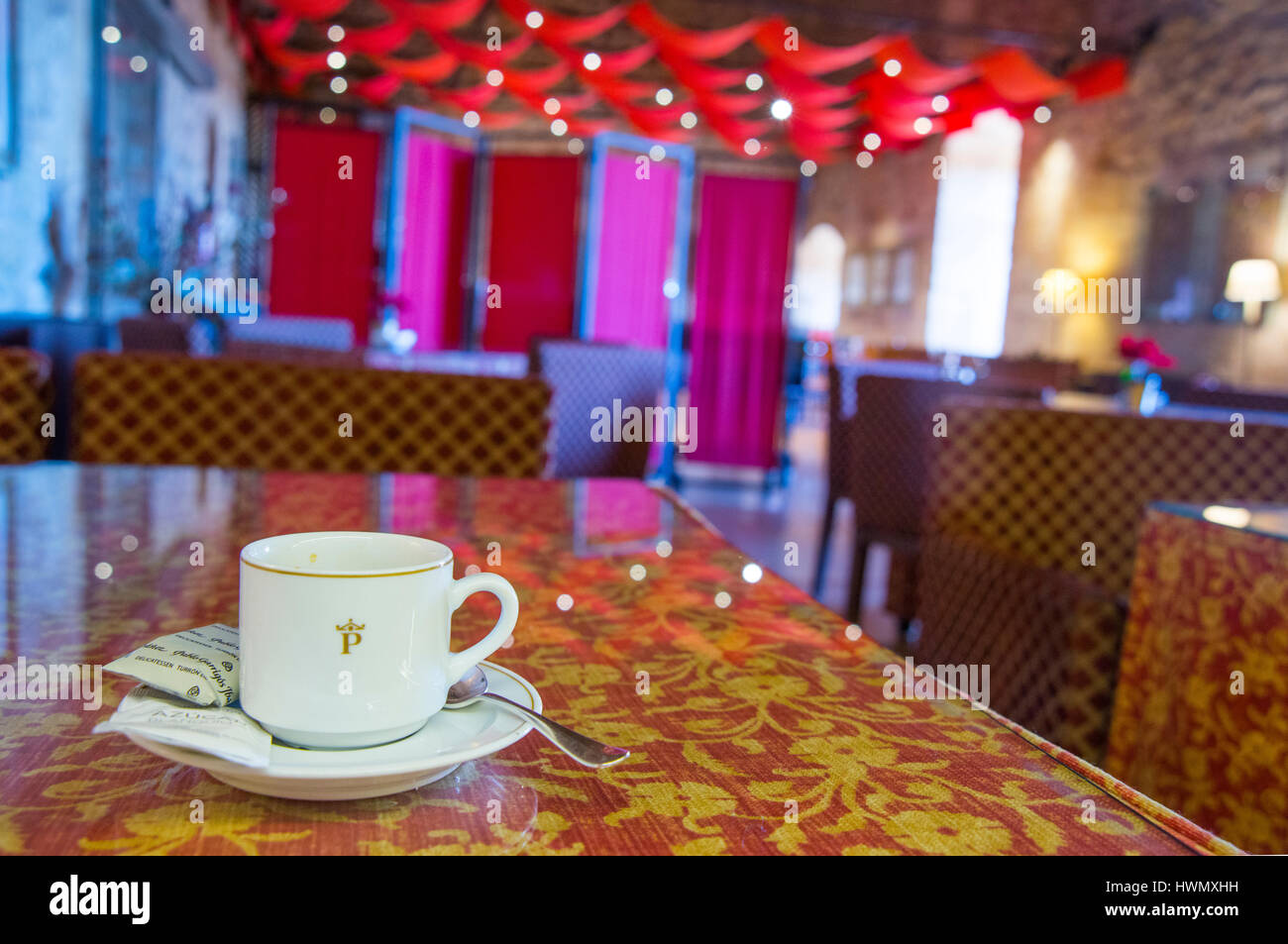 Tazza di caffè nella caffetteria Parador. Parador de Alarcon Cuenca, provincia, Castilla La Mancha, in Spagna. Foto Stock