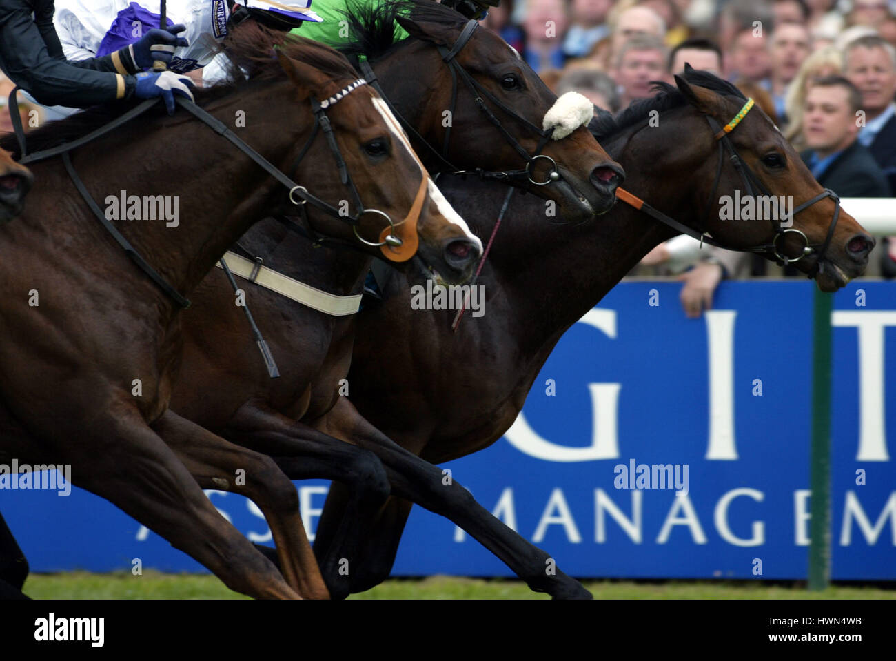 KYLLACHY(rampa) SMOKIN BEAU & pirata DELLE BAHAMAS NEWMARKET RACECOURSE NEWMARKET 04 Maggio 2002 Foto Stock