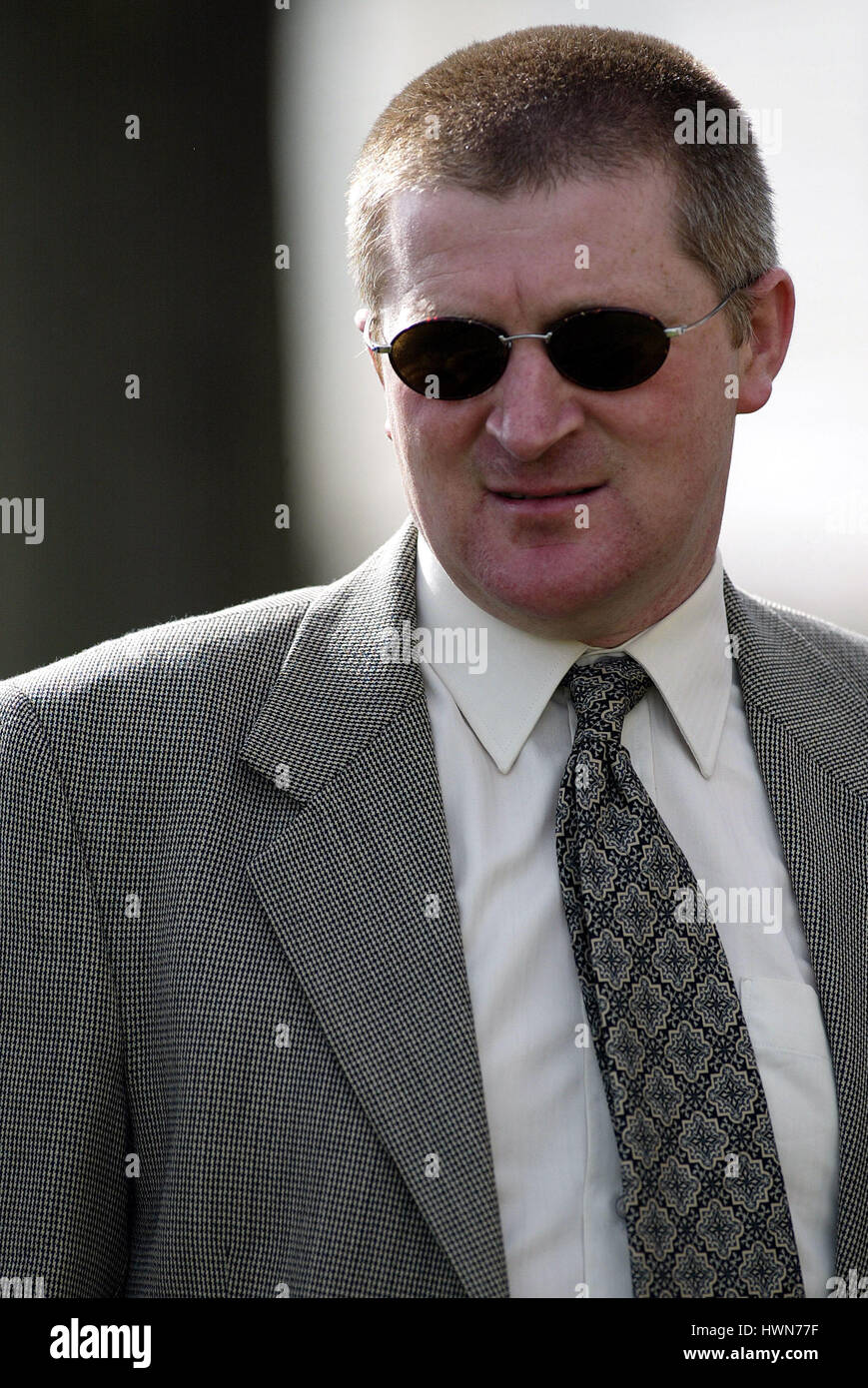 RAYMOUD razza bianca allenatore di cavalli Doncaster Racecourse DONCASTER 22 Marzo 2002 Foto Stock