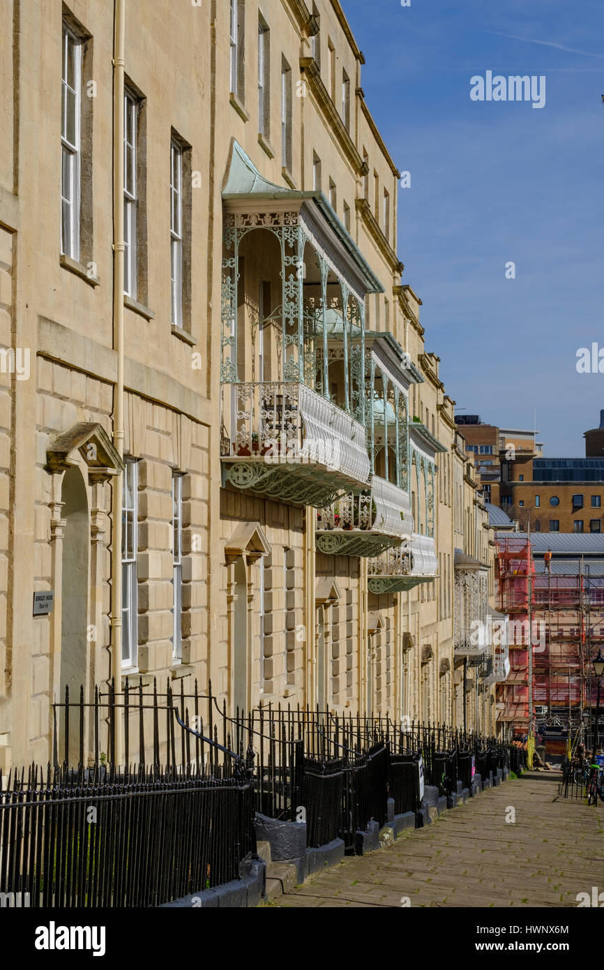 Villette a schiera con balcone in Bristol Foto Stock