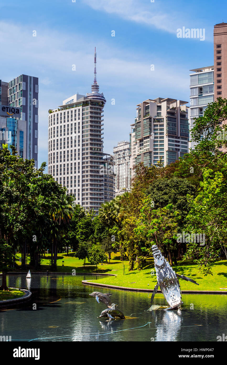 Il centro cittadino di Kuala Lumpur dal Parco KLCC, Malaysia Foto Stock