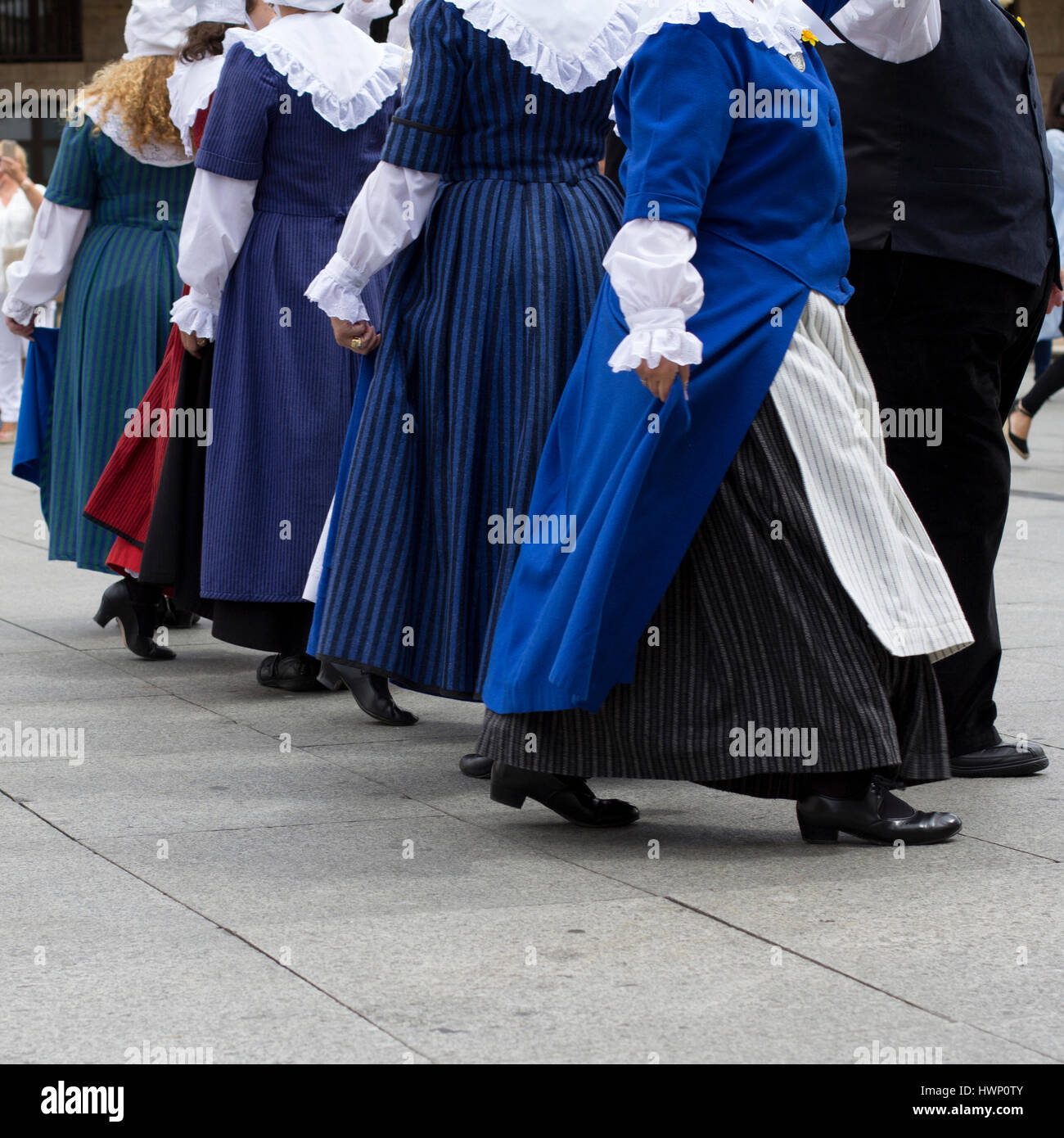 Ballerini gallesi indossare il costume tradizionale Foto Stock