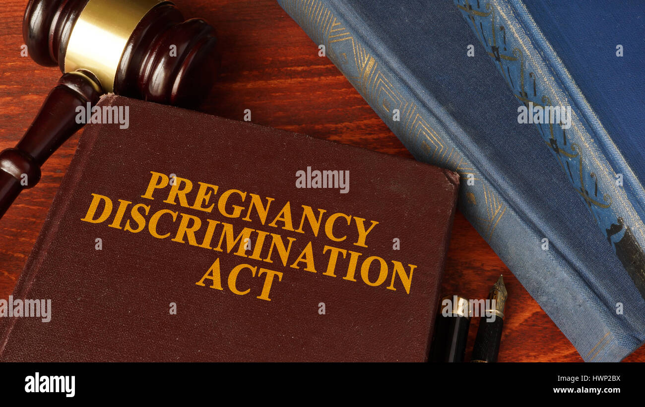 Prenota con il titolo La gravidanza atto di discriminazione. Foto Stock