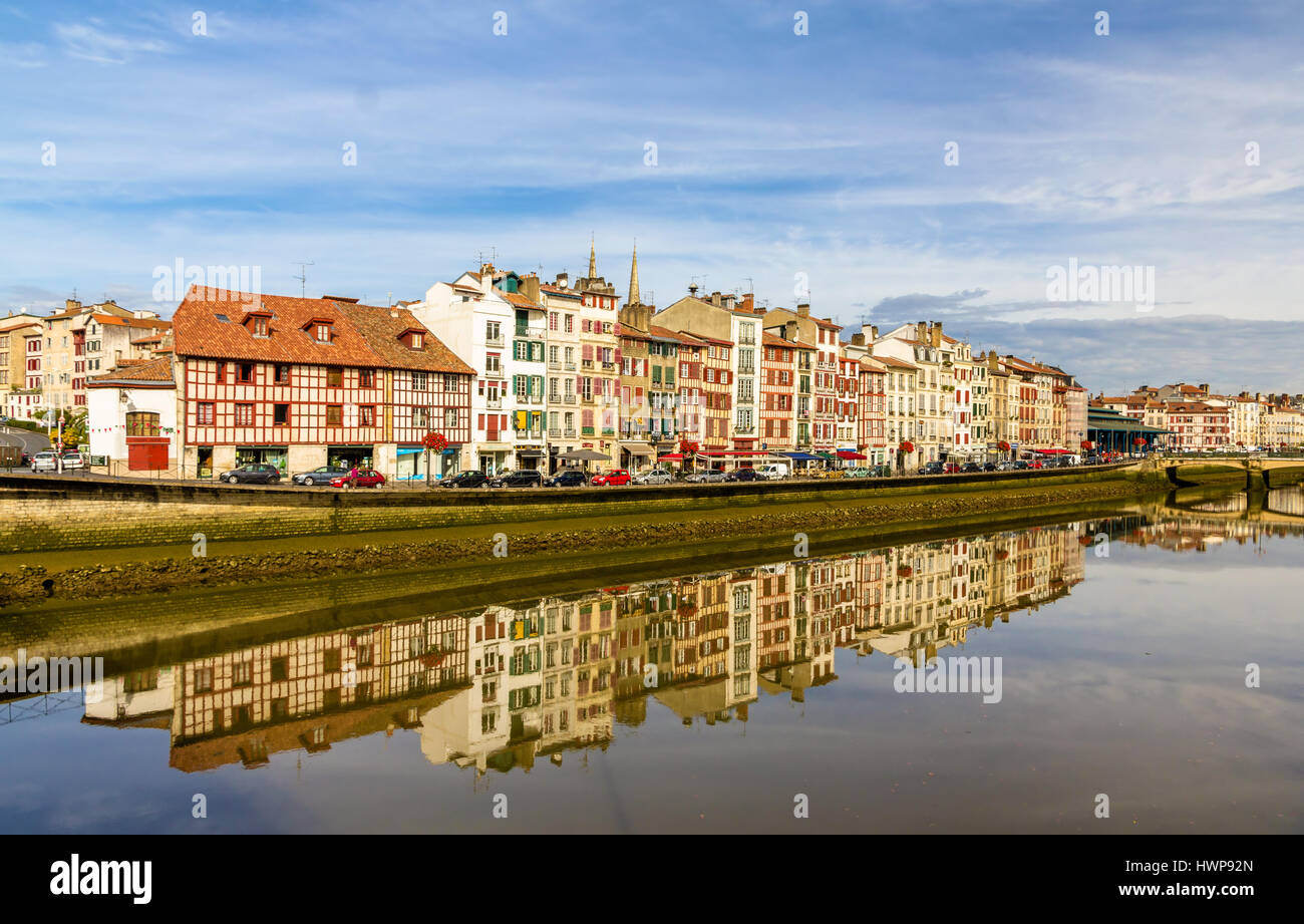 Edifici al terrapieno di Bayonne - Francia, Aquitaine Foto Stock