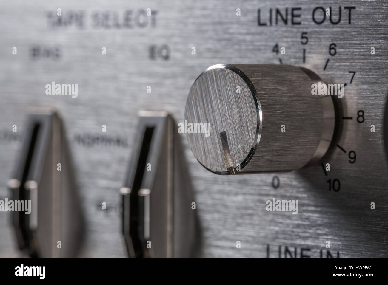 Manopola fuori linea del vecchio Deck a cassetta Foto Stock