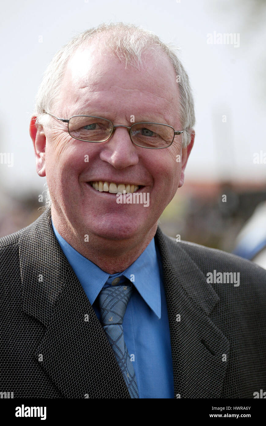 MICHAEL CHANNON GARA allenatore di cavalli ippodromo di NEWMARKET NEWMARKET 14 Aprile 2004 Foto Stock