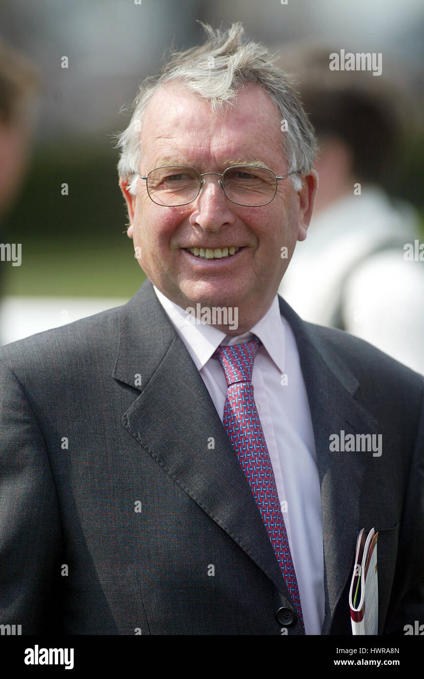 MICHAEL JARVIS GARA allenatore di cavalli ippodromo di NEWMARKET NEWMARKET 14 Aprile 2004 Foto Stock