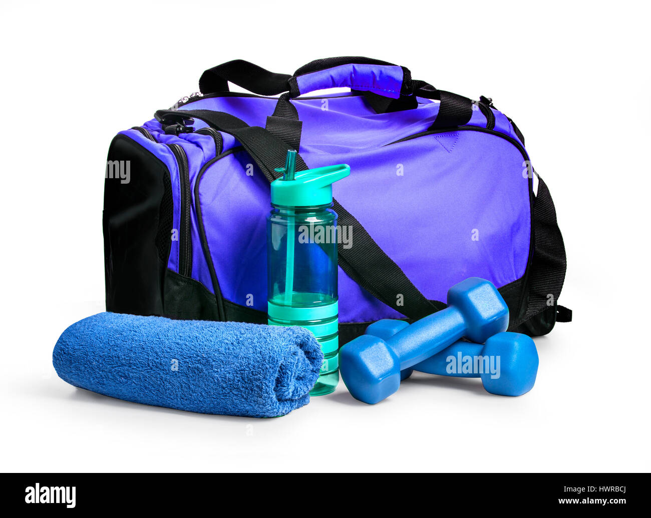 Borsa sportiva con attrezzature sportive isolato su bianco Foto Stock