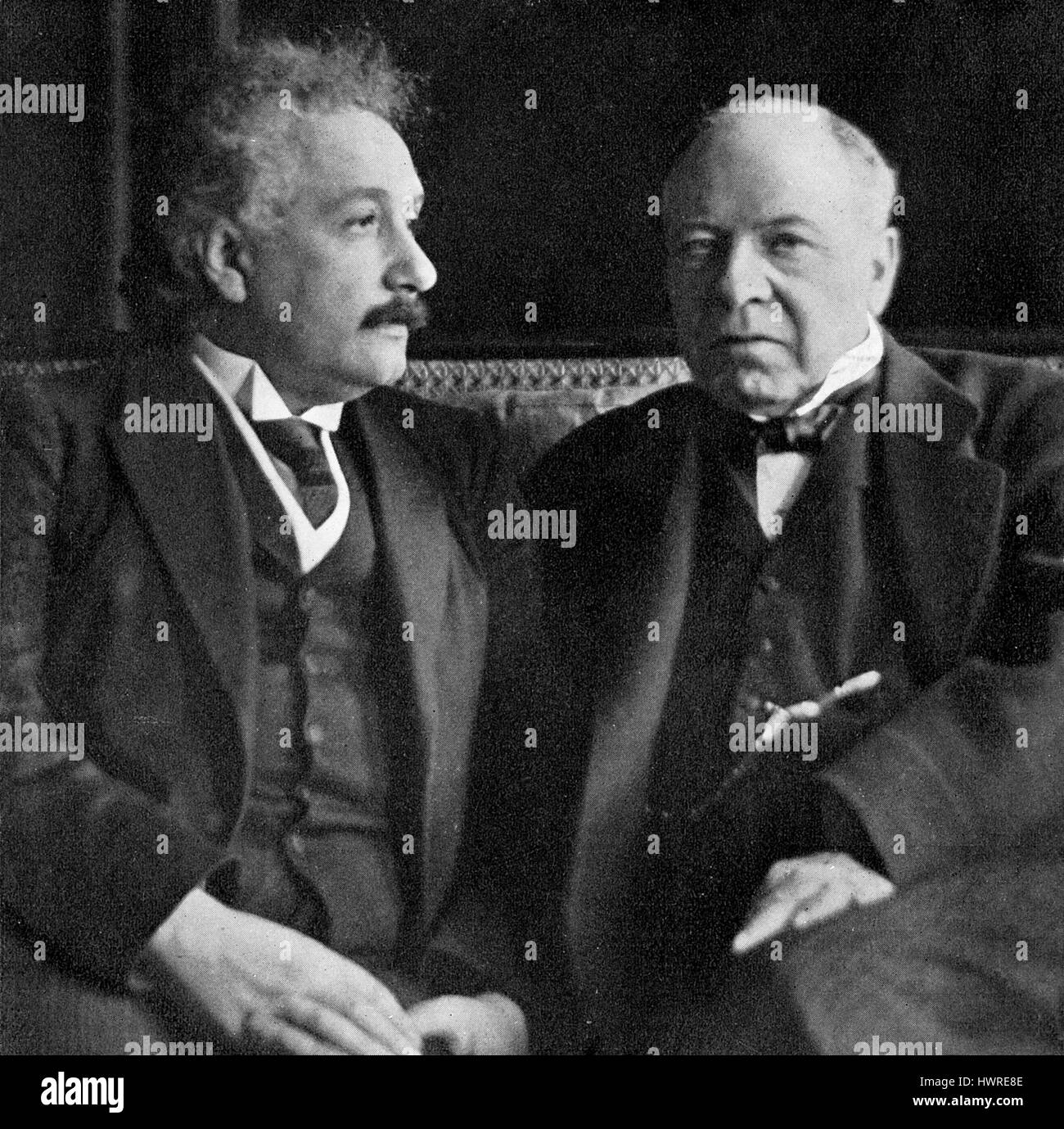 Albert Einstein e Richard Haldane, giugno 1921 in Inghilterra. Foto Stock