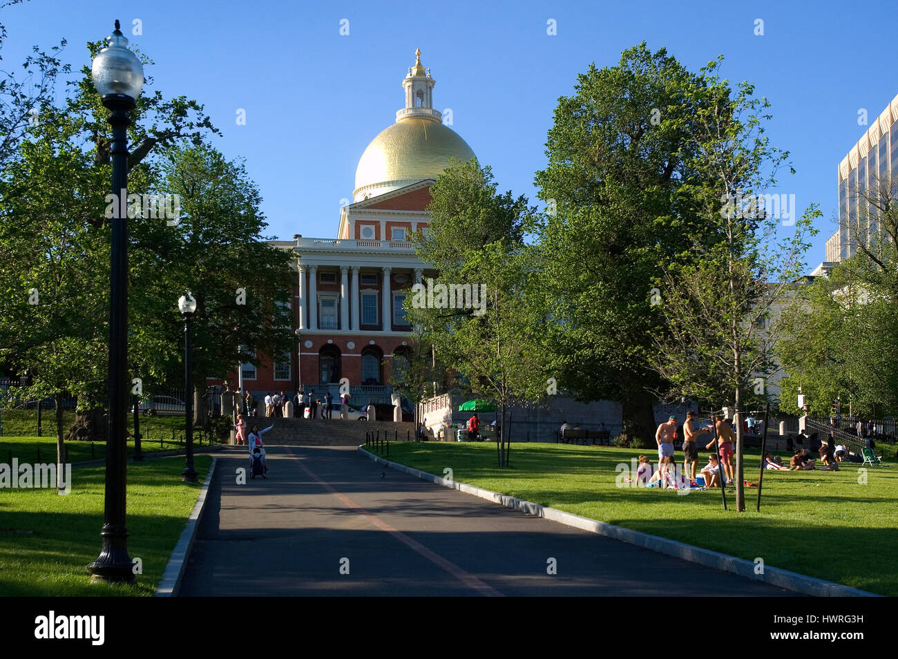 Il Massachusetts State House su una serata primaverile dal Boston Common Foto Stock