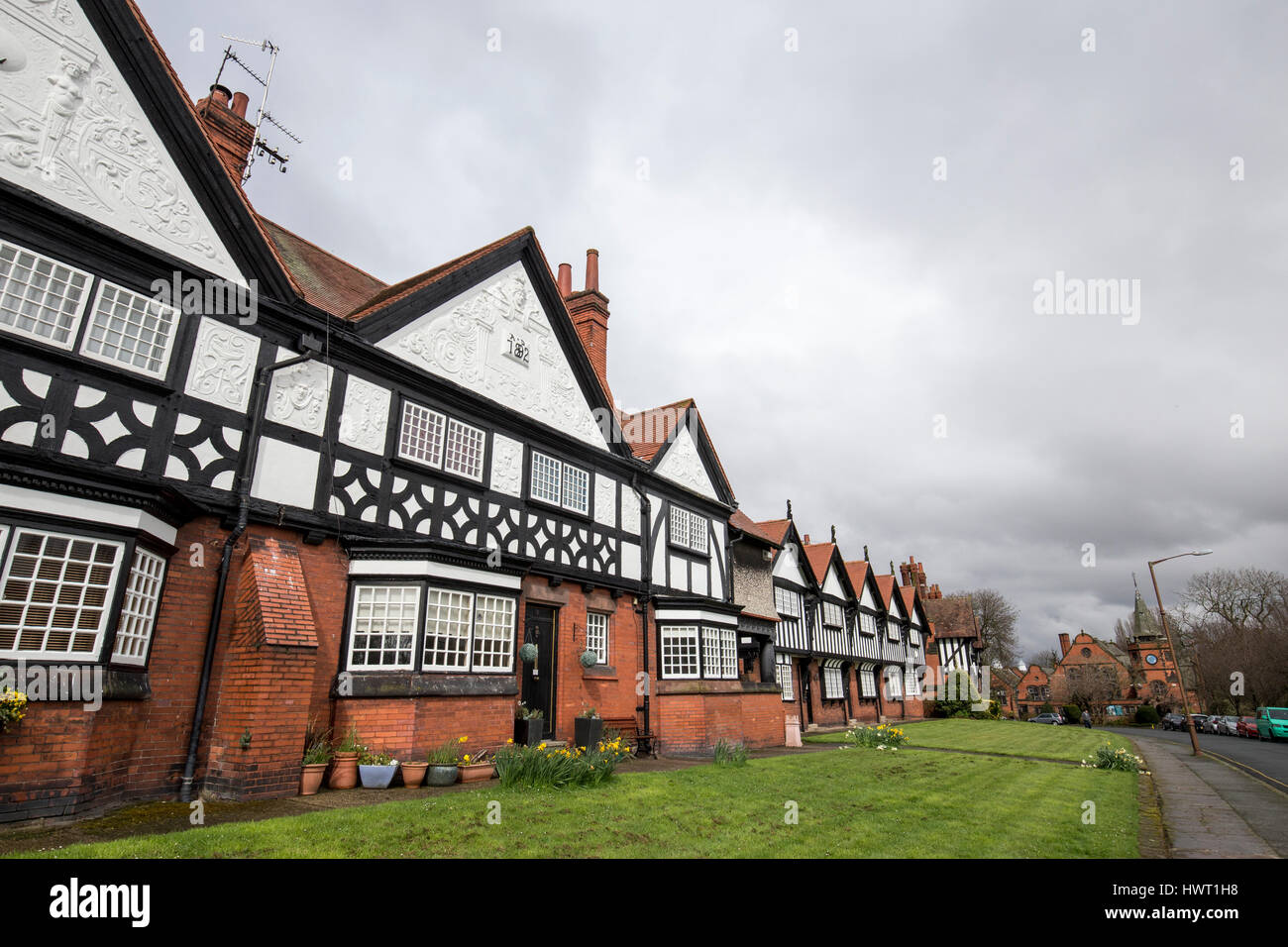 Port Sunlight - un modello di villaggio e borgo nel Metropolitan Borough of Wirral, Merseyside. In bianco e nero in stile tudor case Foto Stock