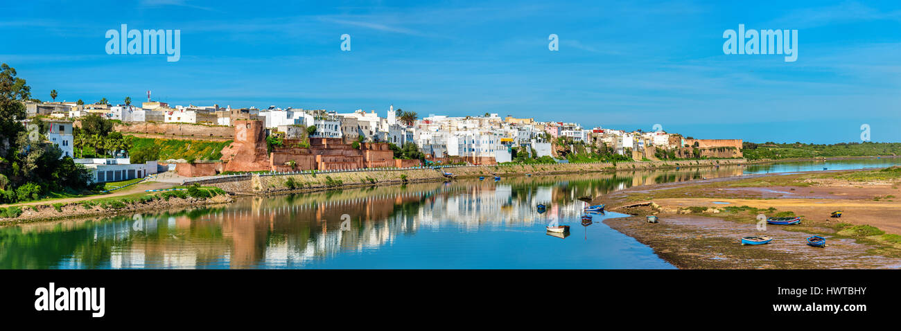 Panorama di Azemmour sulla banca di Oum Er-Rbia fiume in Marocco Foto Stock