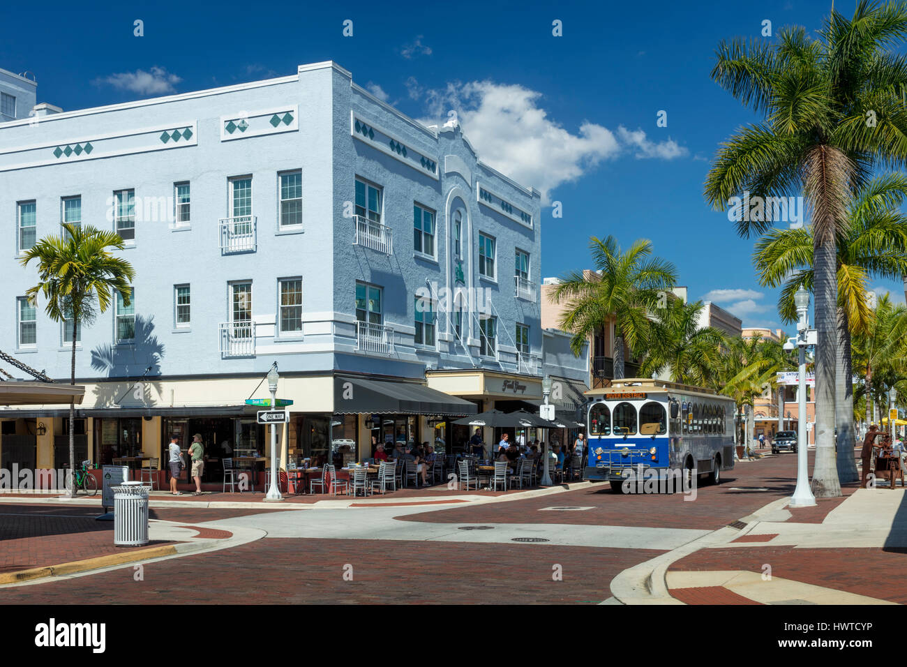 Il Dean Edificio, Ford Garage e gli edifici lungo la prima strada, Fort Myers, Florida, Stati Uniti d'America Foto Stock