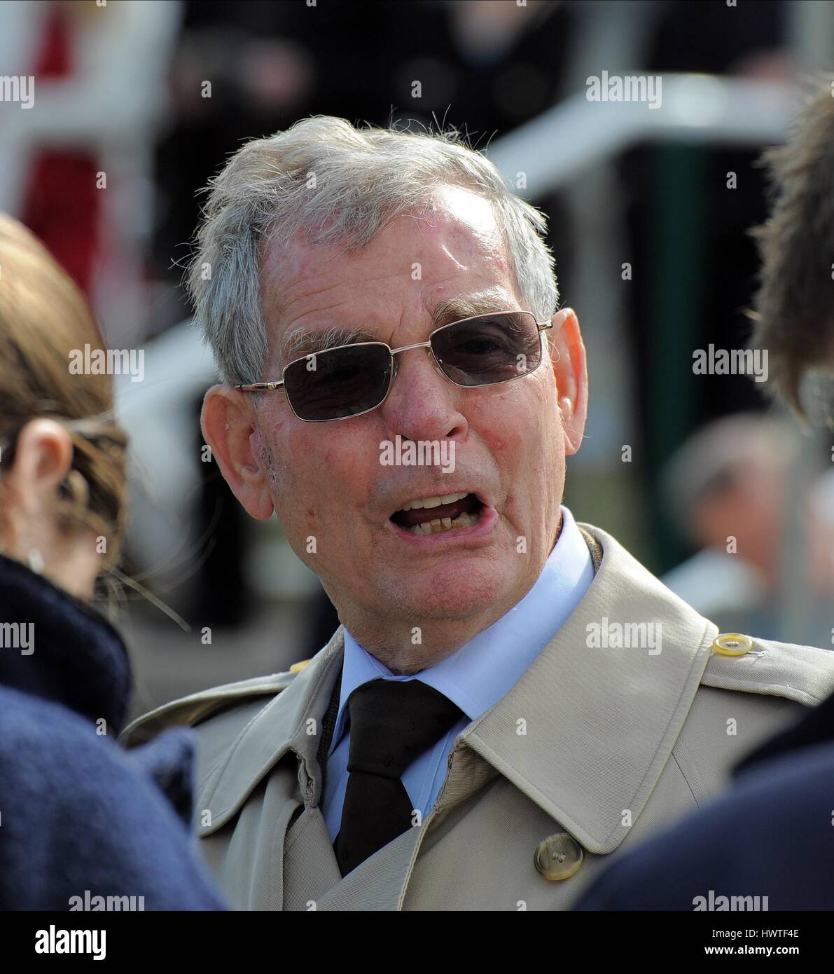 CLIVE BRITTAIN GARA allenatore di cavalli ippodromo di NEWMARKET NEWMARKET INGHILTERRA 17 Settembre 2011 Foto Stock