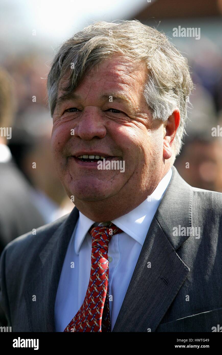 SIR MICHAEL STOUTE corsa di cavalli TRAINER ROWLEY MILE NEWMARKET Corso Inghilterra 18 aprile 2007 Foto Stock