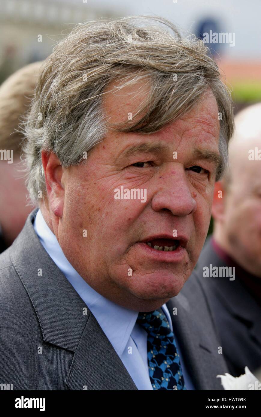 SIR MICHAEL STOUTE corsa di cavalli TRAINER ROWLEY MILE NEWMARKET Corso Inghilterra 19 aprile 2006 Foto Stock